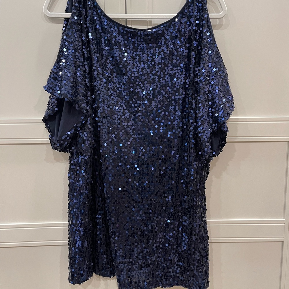 Adrianna Papell navy sequin cold shoulder top sz 1x